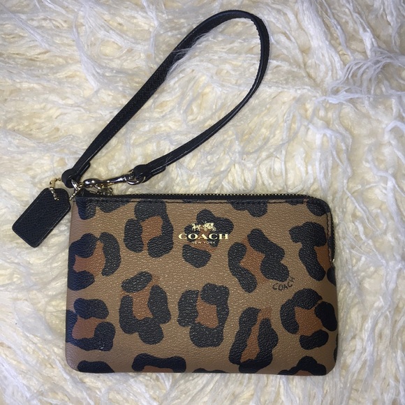 Coach Handbags - COACH wristlet